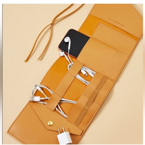 Glass Ladder Co "Katherine" Tech Organizer - Picture 6 of 6